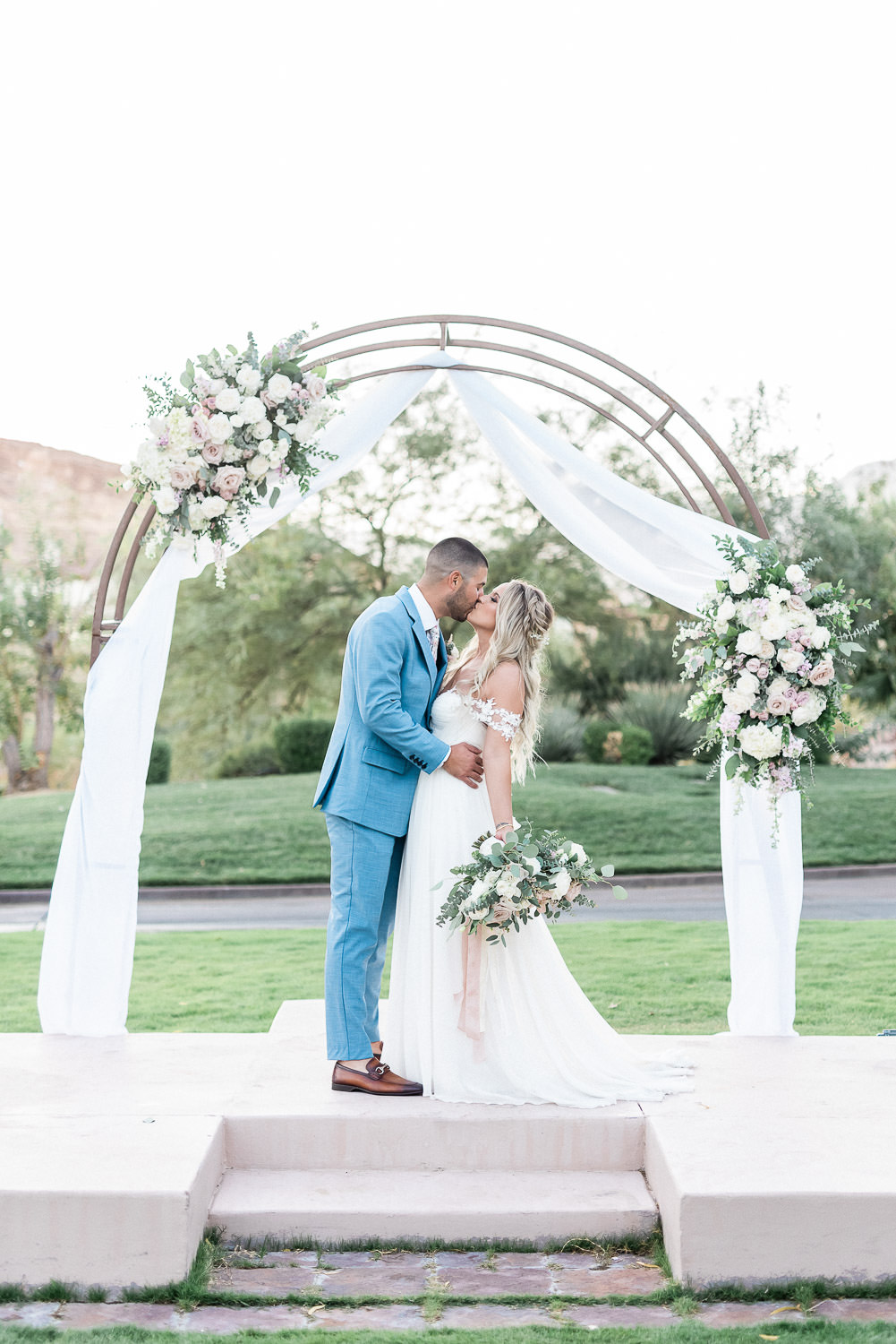 Red Rock Country Club Wedding | Kristen Marie Weddings + Portraits | Las Vegas Wedding Photographer